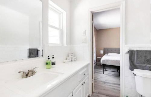 4 Bed 3 Bath House, Spacious, Smart TVs in all rooms, Whole house to yourself - Foto 26