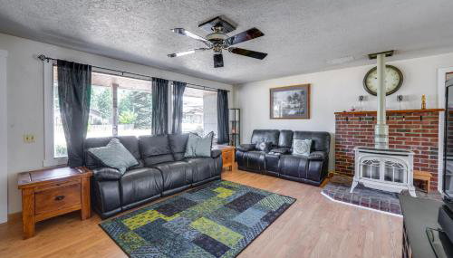 Darrington Rental with Private Yard and Mountain Views - Foto 5