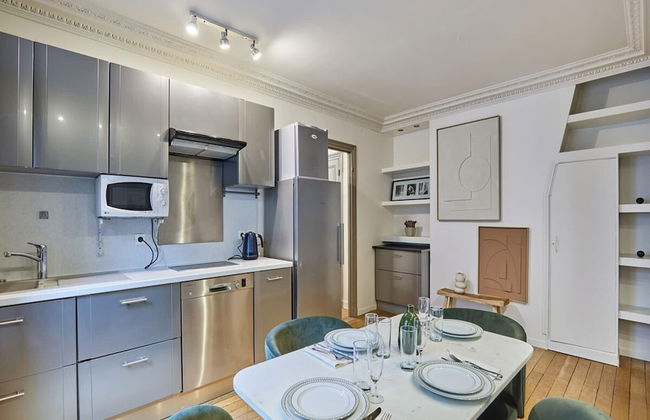 Charming Apartment Center of Paris by Studio Prestige - Photo 4