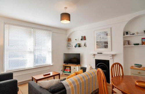 Finest Retreats - Centre View - Photo 1