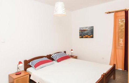 Four-Bedroom Holiday Home In Cista Velika - Photo 19