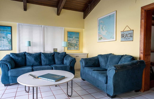 Spacious Villa On The Beach - Photo 15