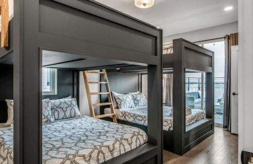 Stylish Nashville Home - Rooftop Deck - Hot Tub - Photo 3