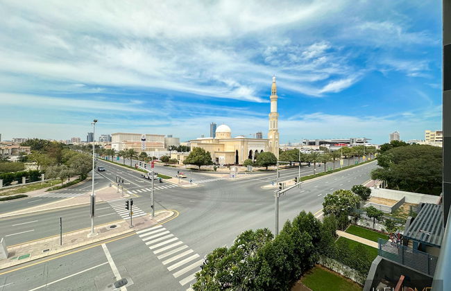 WelHome - Prime 1BR Apartment at Oia Residence - Photo 40