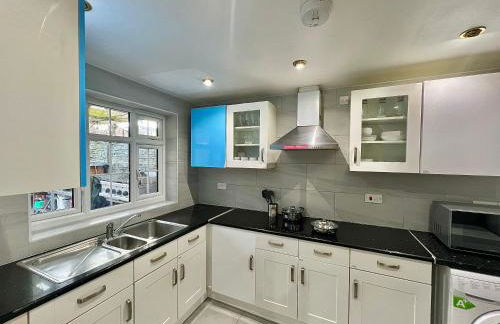 Cosy Stylish Guest House with Private Patio and Gym Gear - Foto 4