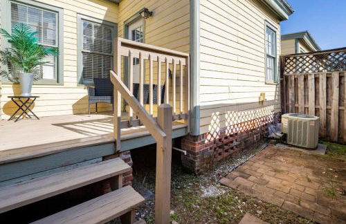 HISTORIC DOWNTOWN KING BED COTTAGE- PARKING and PATIO - Foto 22