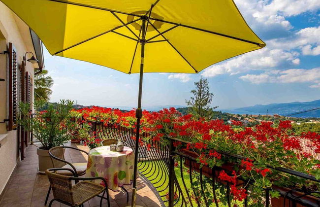 Modern Comfort With Shared Pool & Lush Green Surroundings in Kastav - Foto 25