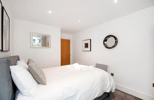 Central 2 bed with Large Terrace - Photo 18