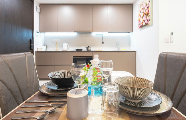 Moonway Luxury Suites At Eaton Residence - Photo 45