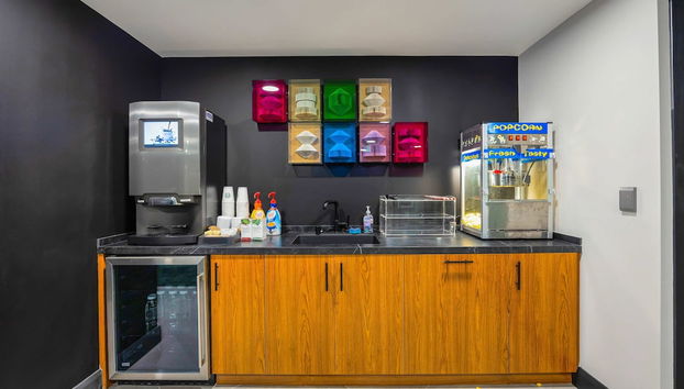 Luxury 2BR Hollywood Pool View by Oneluxstay - Foto 5, Camera