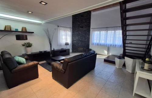 Magnífica Villa Familiar Con Piscina a 8Km Playa - Photo 25