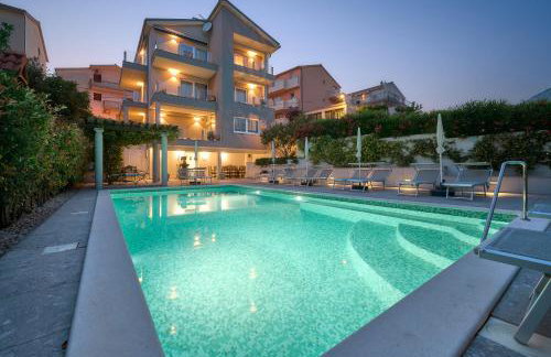 Olive Tree Apartments - Photo 4