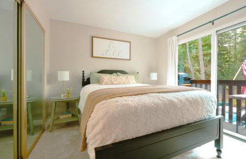 Cozy 2BR Condo Walk to Lake, Saltwater Pool and Golf - Foto 21