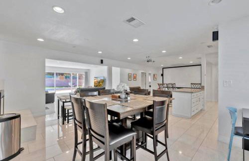 New cheerful villa, Pool, Spa, Mini Golf, Game room, Fire pit next to Disneyland - Foto 25