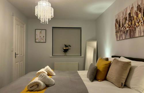 Eskdale Townhouse- Spacious 4BR ,Crawley, Free Wifi, Parking, fully equipped, contractor friendly, temporary relocations welcome, near Gatwick Airport - Foto 9