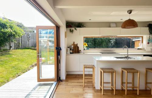 Family Home with Sauna & Garden - Foto 5