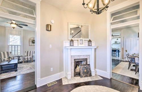 Renovated Farmhouse w Mountain Views and Fire Pit - Foto 12