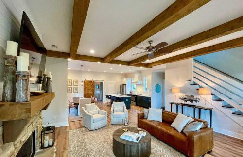 Luxe Lakefront Getaway with Porch and Water View! - Foto 6