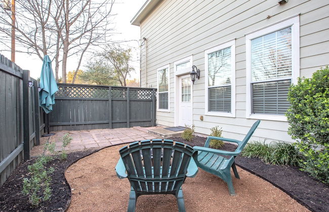 Upstay - Govalle Get-a-way - Photo 10