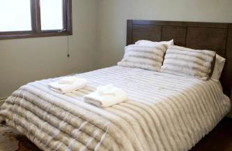 Whole House Aurora View with Hot tub, Sauna and AC - Photo 28