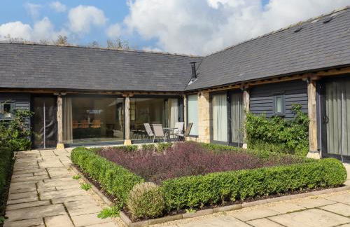 Hawthorn Barn - Photo 1