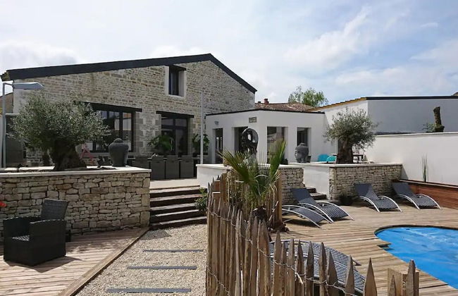 Magnificent Villa in Nuaille-d'aunis With Wellness - Foto 47