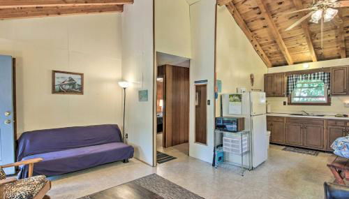 The Den Raymond Home with 200 Feet of Sandy Beach! - Foto 5