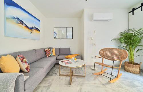 Modern City Centre Apartment w/ Terrace & Fast WIFI - Foto 2