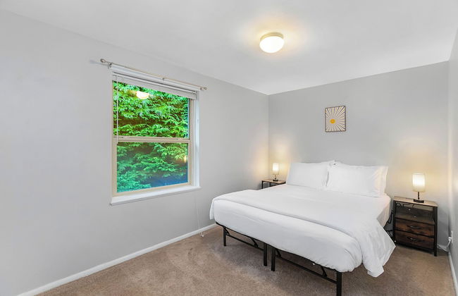 Greenwood's Lavender Haze - WalkScore 81 - Photo 5