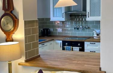 The Old Smithy, beautifully restored cottage in Carreghofa, near Llanymynech - Photo 10