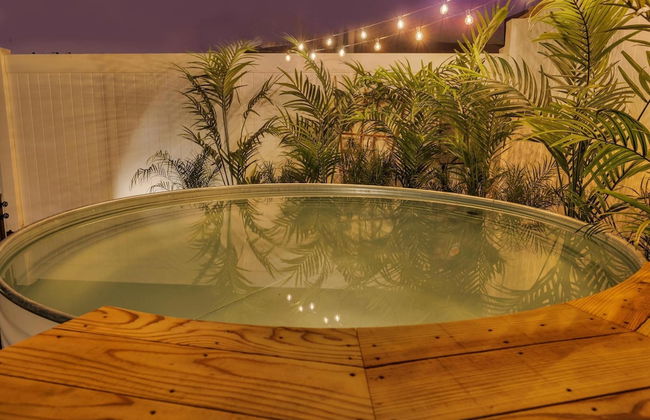 Designer Coastal Paradise w Pool - Steps to Beach - Foto 5