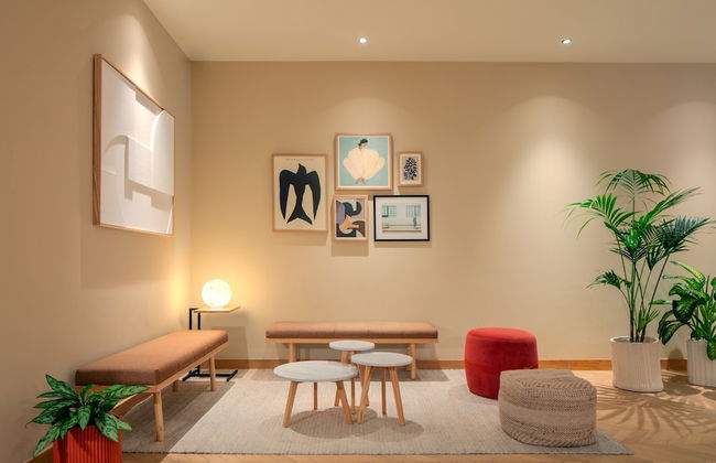 Staybridge Suites Dubai Internet City by IHG - Photo 55