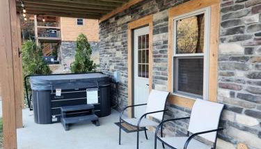 Group Friendly Cabin with Spa on the Deck near Tappan Lake in Ohio - Foto 4