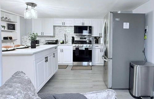 Contemporary Apartment- Prime Location to MBTA - Foto 16