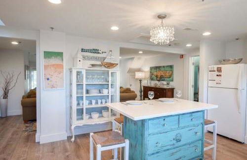 Full Renovation Amazing Spot with Views - Photo 10