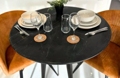 Stylish 1BR Ensuite Apt Wifi, Smart TV, Parking - Foto 9