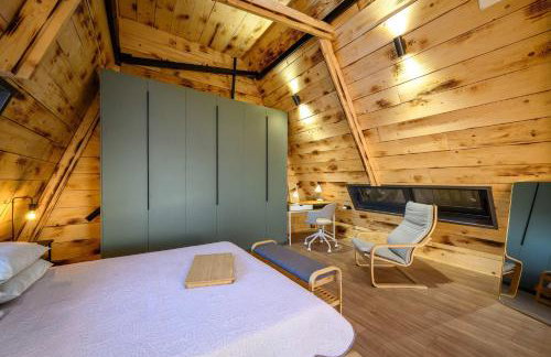 A-Home Villa, Private Pool & Jetted Tub Oasis - Photo 23