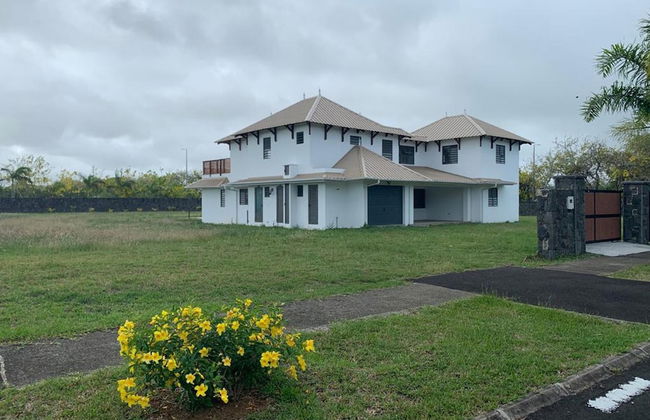 Charming 4-bed Villa in Beau Vallon - Photo 13