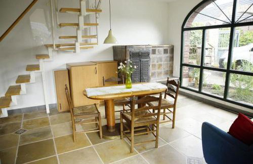 Das alte Backhaus auf dem Bio-Bauernhof - Foto 7