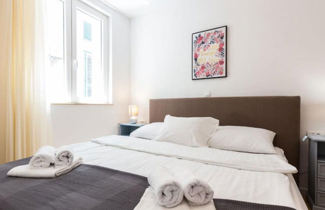 Cultural Haven Central Two Bedroom Apartment in Zadar With City Views - Foto 4