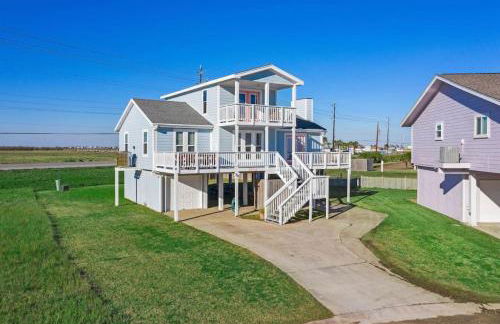 Stunning beach house with ocean views and large deck, just steps from the beach - Foto 16