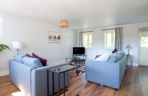 The Stables Stylish cottage with hot tub and parking - Pass the Keys - Photo 7