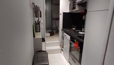 Agréable T2 au centre de Luchon - Foto 2, stove, dishwasher