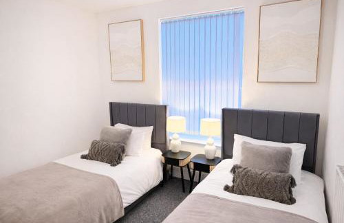 4 bedrooms 8 beds Wi-FI smart tv games room - Foto 9