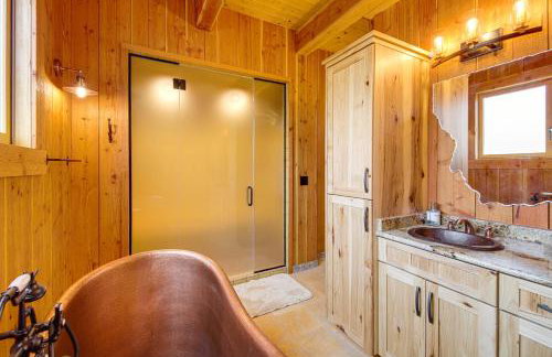 Nordic Style Lodge with Deck on 80 Acres in Arlee - Foto 14