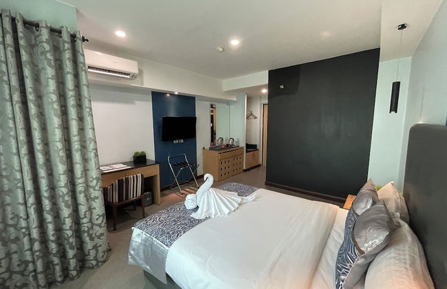 Homes at Bay Area Suites by SMS Hospitality - Photo 9