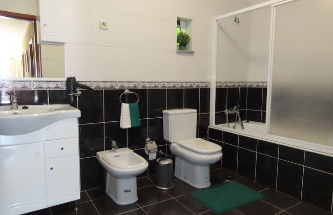 Lovely 3-bed House in Queimada Ideal for Families - Foto 24