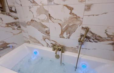 Luxury 2 bedroom Leeds City Apartment with Free parking & Jacuzzi bath - Foto 18