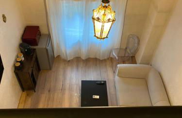 Suite royale avec en options jacuzzi, dîner aux chandelles et petit déjeuner - Photo 1