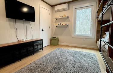 Pocono Chalet,Hot Tub,Arcade,Fireplace, Lake,Pool, Pet friendly, near Jim Thorpe No extra fees to use amenities - Foto 36